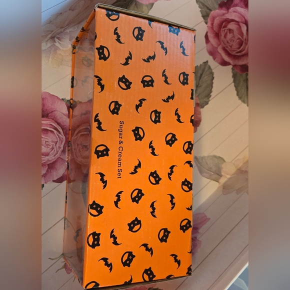 Halloween 🎃 Sugar & Creamer Set 🐈‍⬛️ - Picture 2 of 5